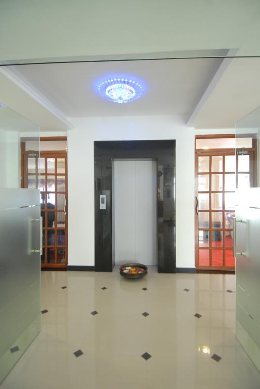 Phils' Residency & Banquets Hotel Kochi Eksteriør billede