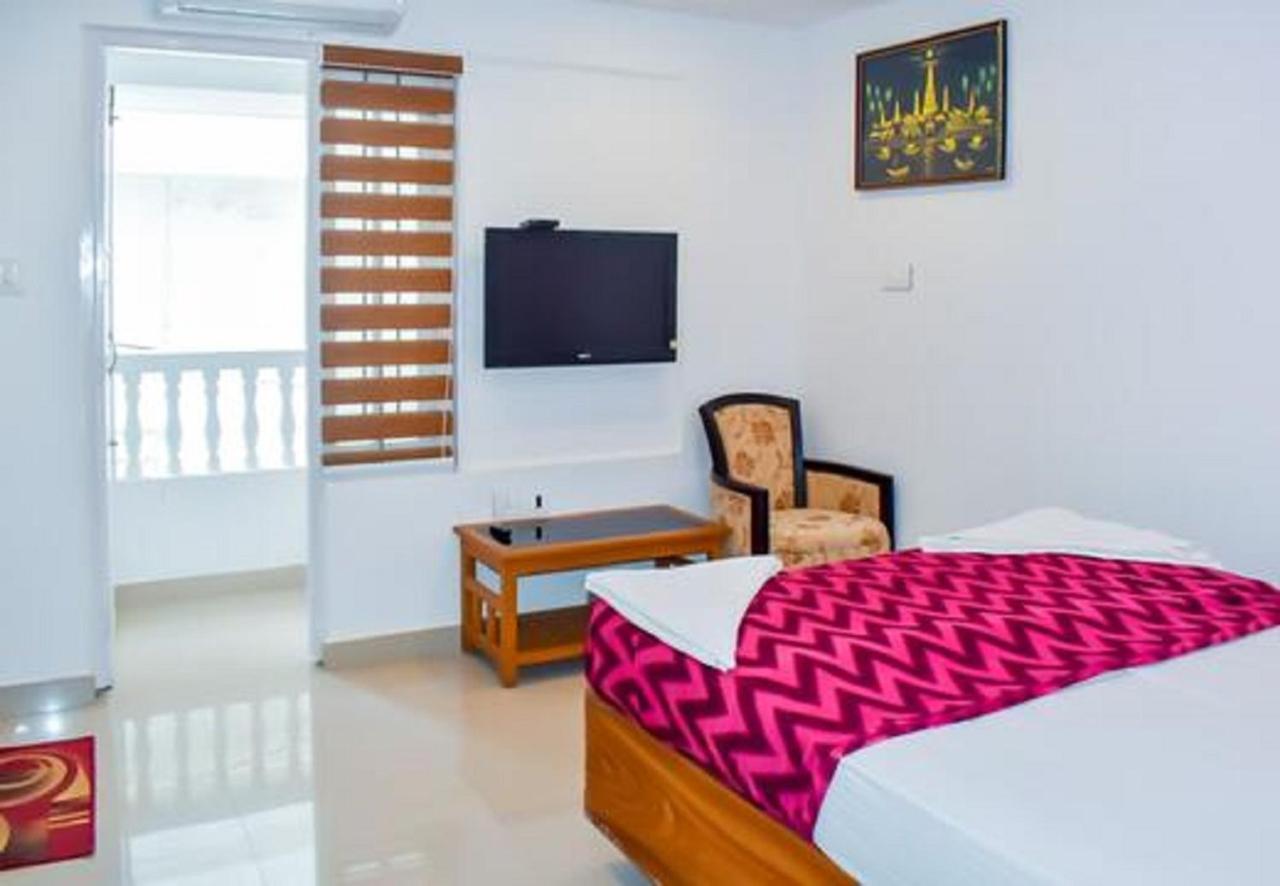 Phils' Residency & Banquets Hotel Kochi Eksteriør billede