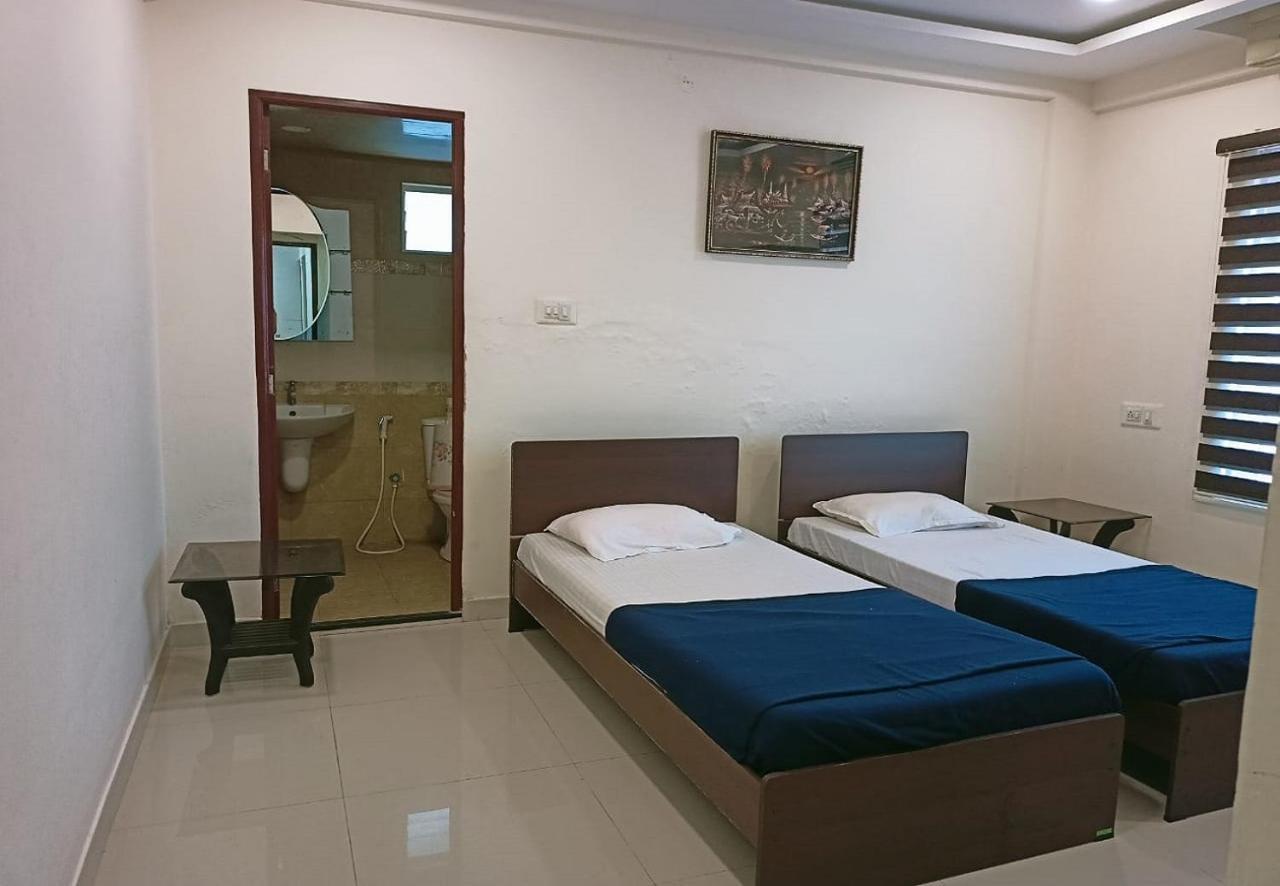 Phils' Residency & Banquets Hotel Kochi Eksteriør billede