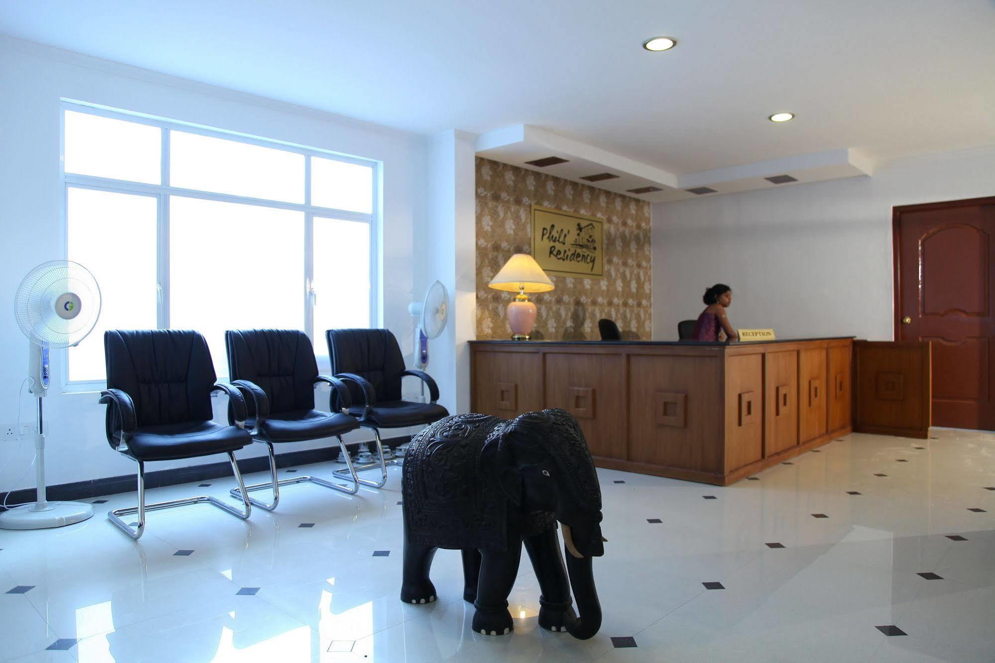 Phils' Residency & Banquets Hotel Kochi Eksteriør billede