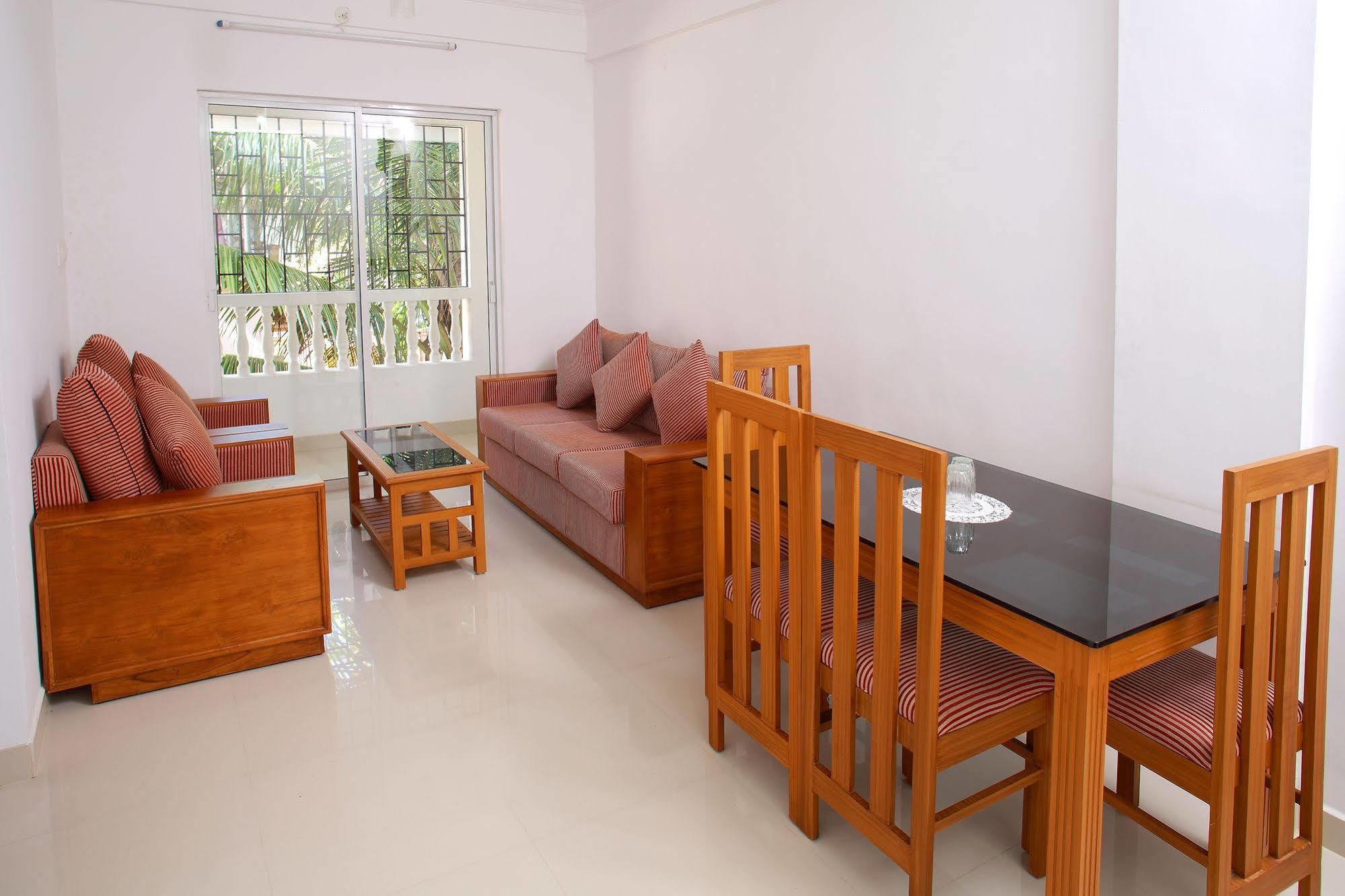 Phils' Residency & Banquets Hotel Kochi Eksteriør billede
