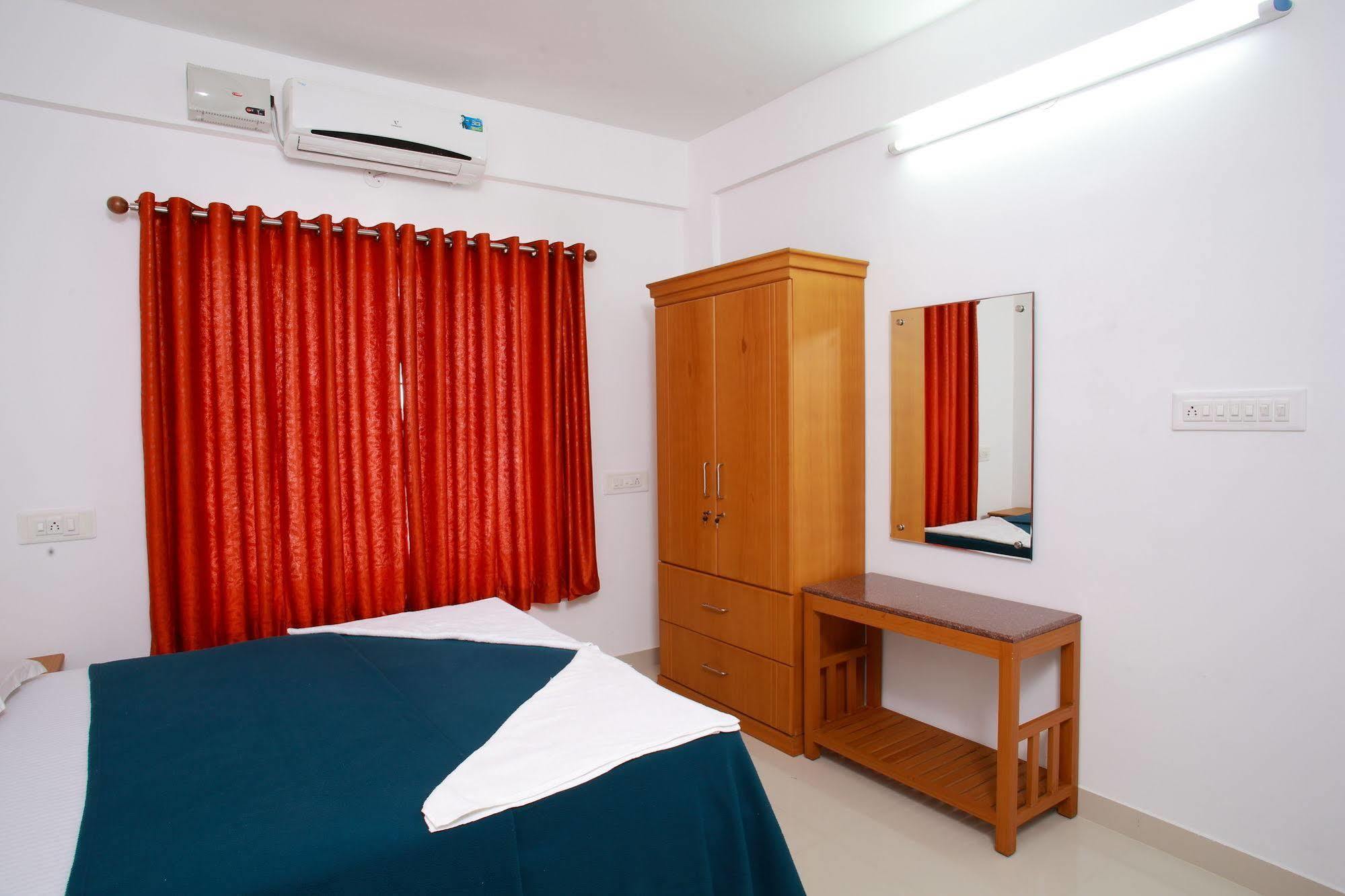 Phils' Residency & Banquets Hotel Kochi Eksteriør billede
