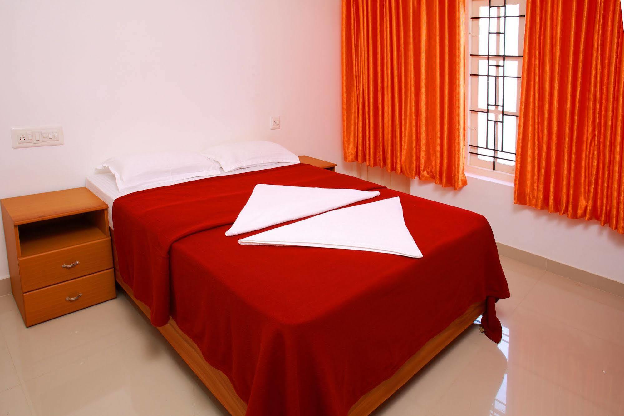 Phils' Residency & Banquets Hotel Kochi Eksteriør billede