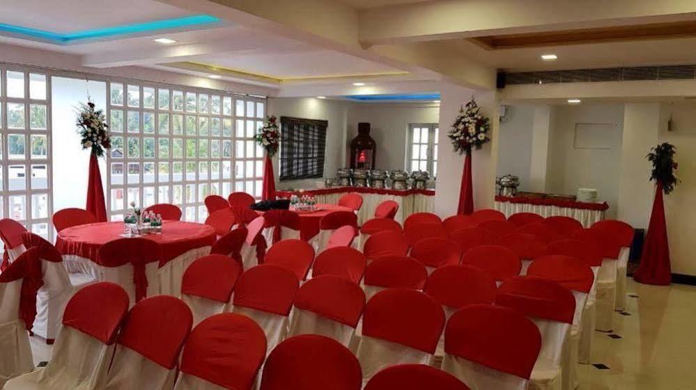 Phils' Residency & Banquets Hotel Kochi Eksteriør billede